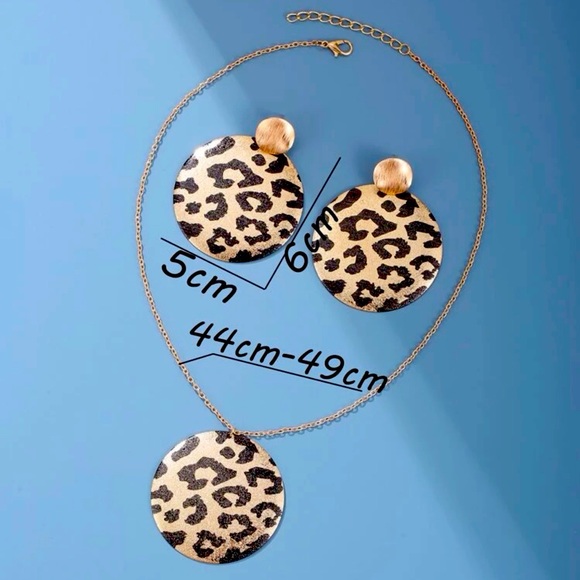 ❤️Leopard Print Round Necklace and Earrings Set - Picture 3 of 5
